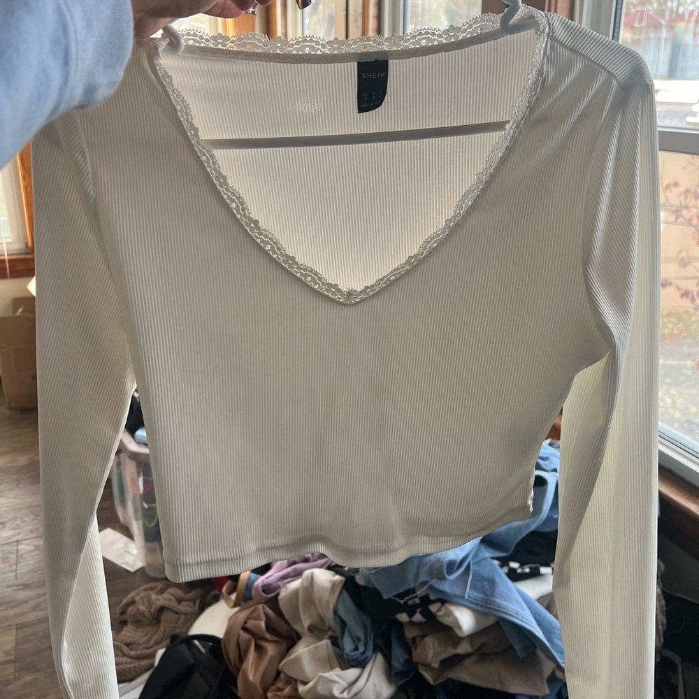 White ribbed long sleeve crop top